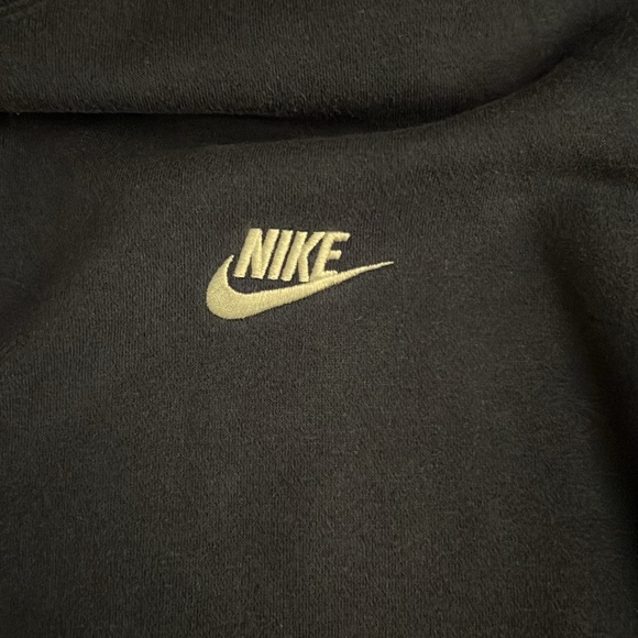 Nike Swoosh Sweatshirt Small Logo Crewneck Jumper Pullover Sweater - Picture 3 of 4